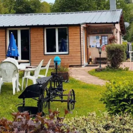 Avec Terrasse - 6 Pers. - Api-1-52-2030 Campsite
