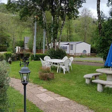Avec Terrasse - 6 Pers. - Api-1-52-2030