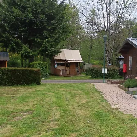 Avec Terrasse - 6 Pers. - Api-1-52-2030 Campsite