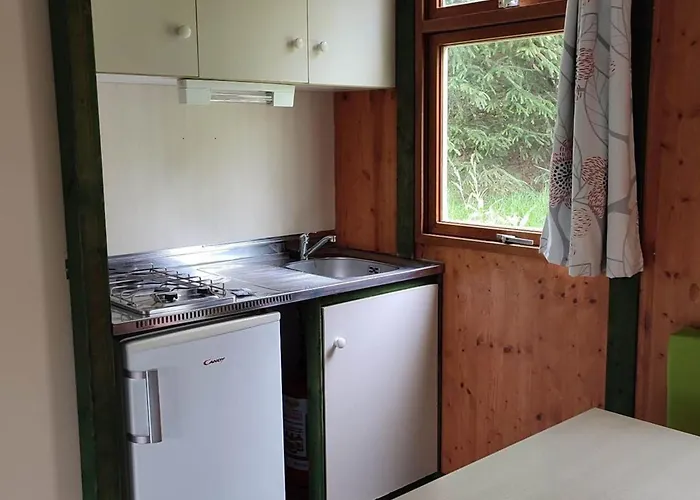 Avec Terrasse - 6 Pers. - Api-1-52-2030 Campsite La Tour-d'Auvergne