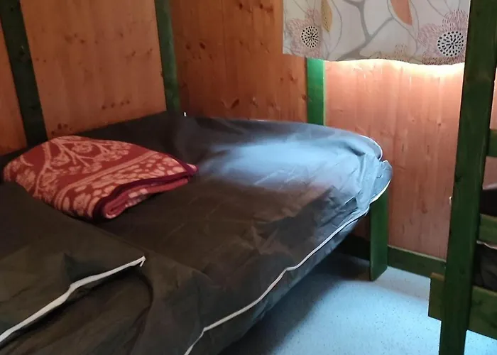 Avec Terrasse - 6 Pers. - Api-1-52-2030 Campsite La Tour-d'Auvergne