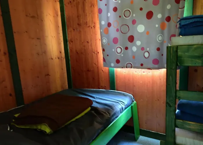 Avec Terrasse - 6 Pers. - Api-1-52-2030 *